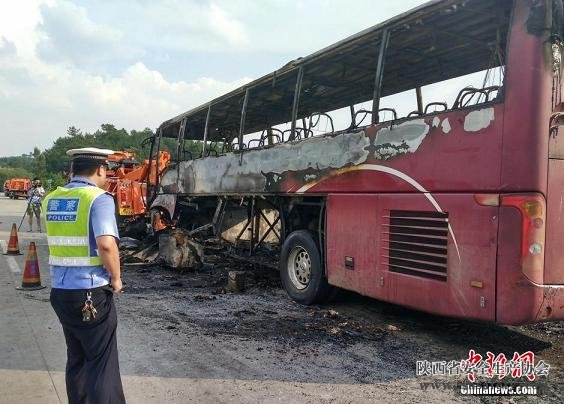 国务院就湖南大巴起火事件成立调查组:严肃追责